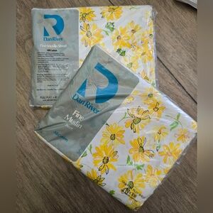 Vintage Set Of Two NOS Dan River Fine Muslin Yellow Flower Full Flat Sheets